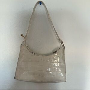 White shoulder bag